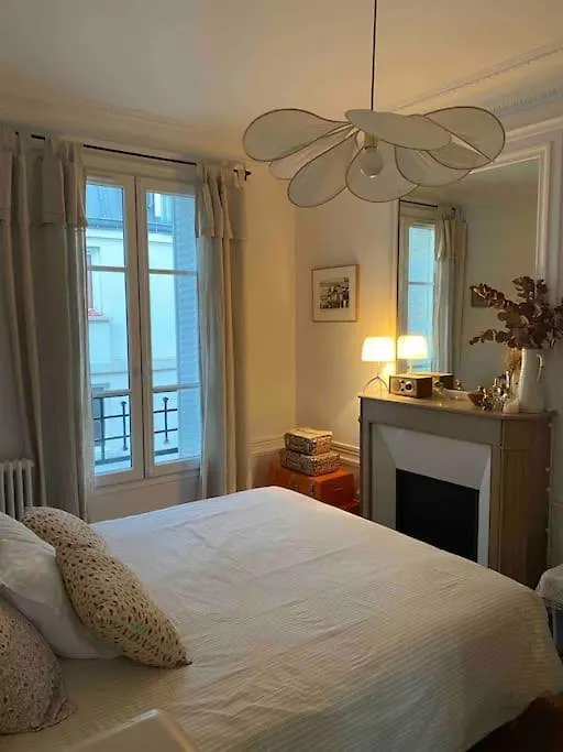Apartment Typique Parisien