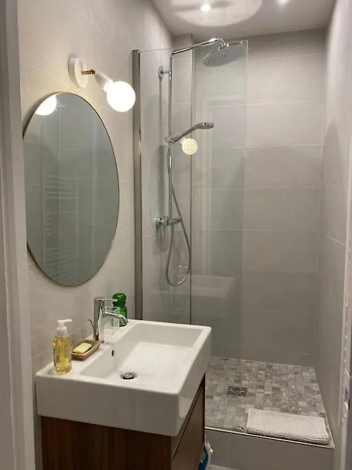 Apartment Typique Parisien *